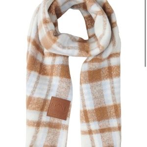 NWT Hudson Bay Pieces Scarf